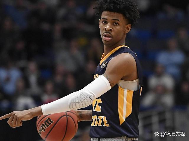 app官网-多特蒙德核心球员被曝转会传闻，引球迷热议，方法控制作为标题.-app官网